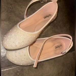 Women’s flats